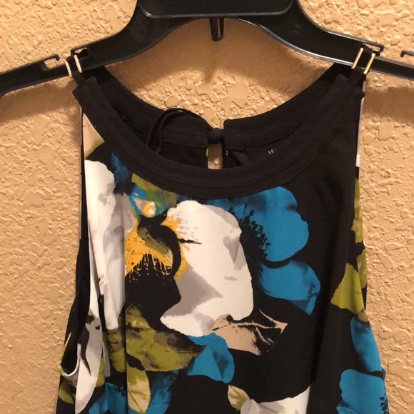 NWOT Worthington Flowy Flowered Top. Ties in the back. Beautiful rich colors. - Picture 13 of 15